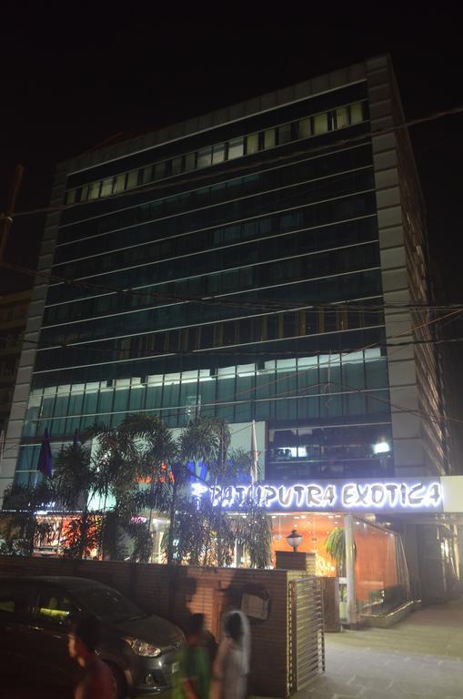 Hotel Patliputra Exotica Patna  Exteriör bild