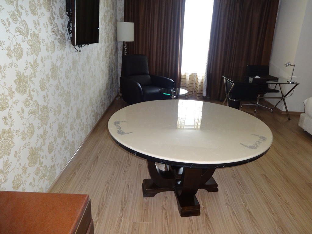 Hotel Patliputra Exotica Patna  Exteriör bild