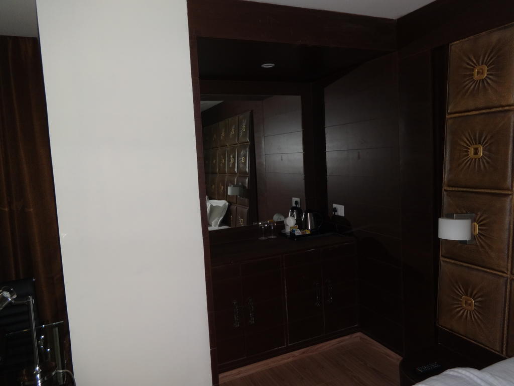 Hotel Patliputra Exotica Patna  Exteriör bild
