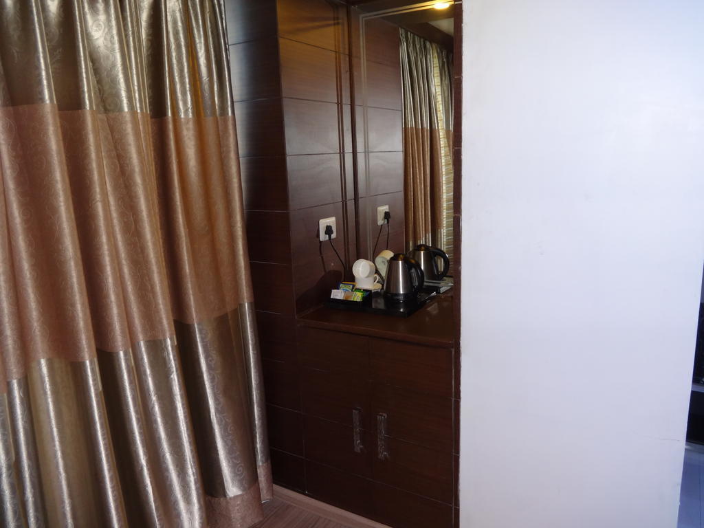 Hotel Patliputra Exotica Patna  Exteriör bild