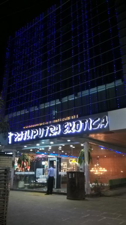 Hotel Patliputra Exotica Patna  Exteriör bild
