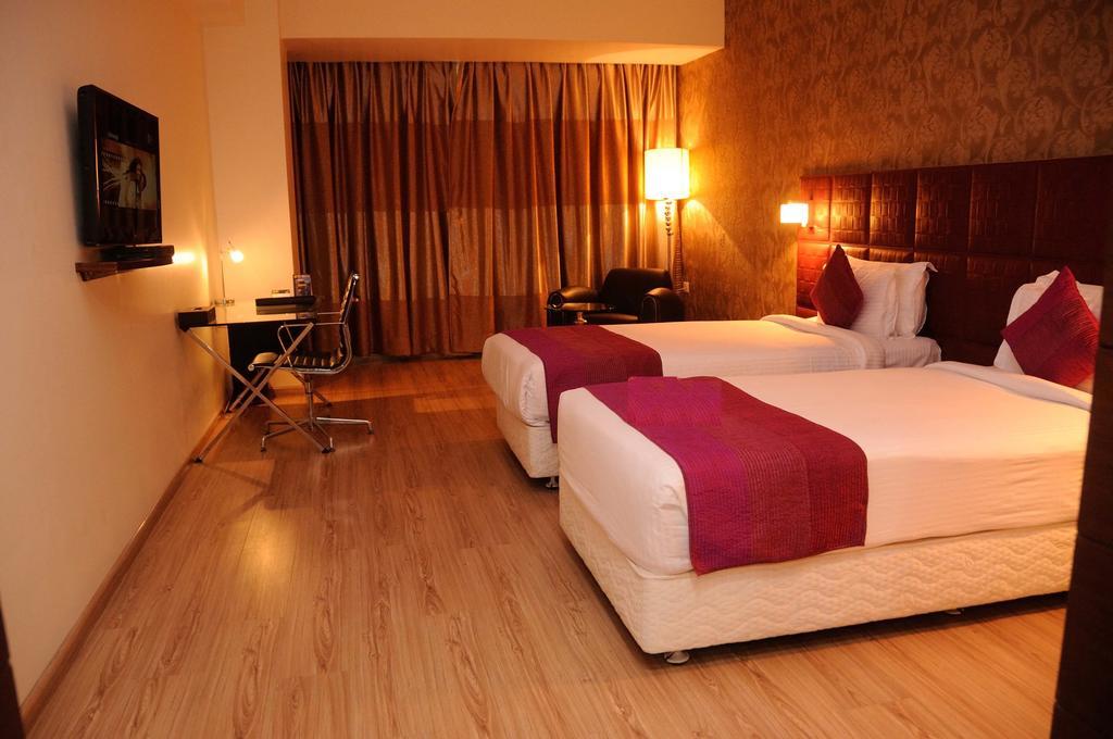 Hotel Patliputra Exotica Patna  Exteriör bild